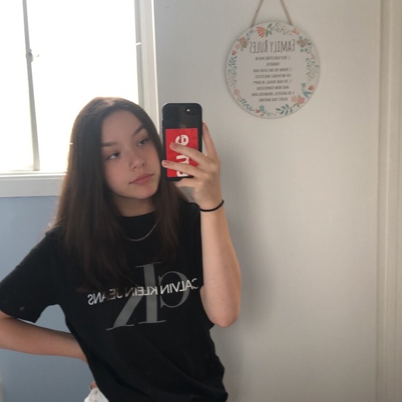 Meet your Posher, Kamelia - Picture 1 of 1